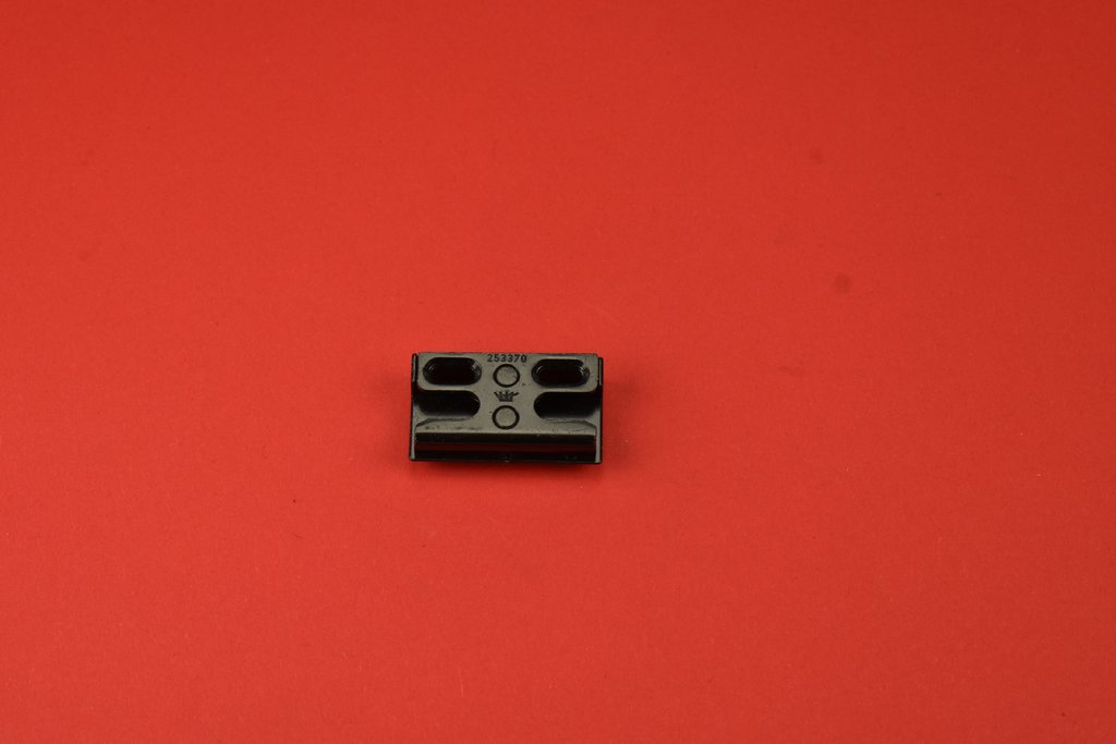 Schüco 253370 Schließstück Riegelstück