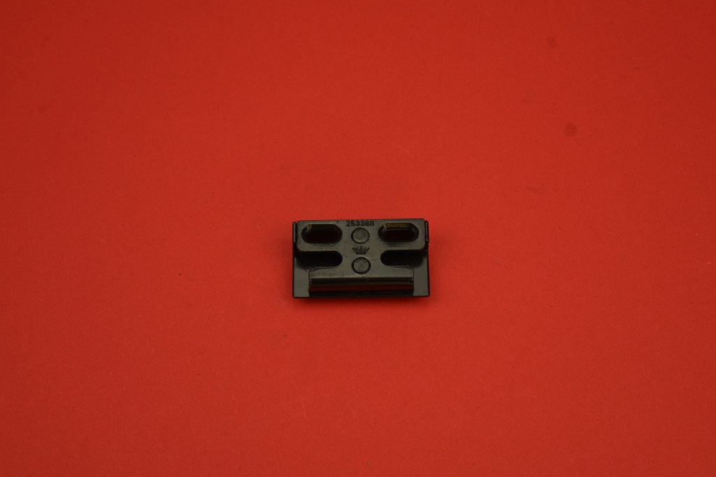 Schüco 253388 / 98050136 Riegelstück Schließstück