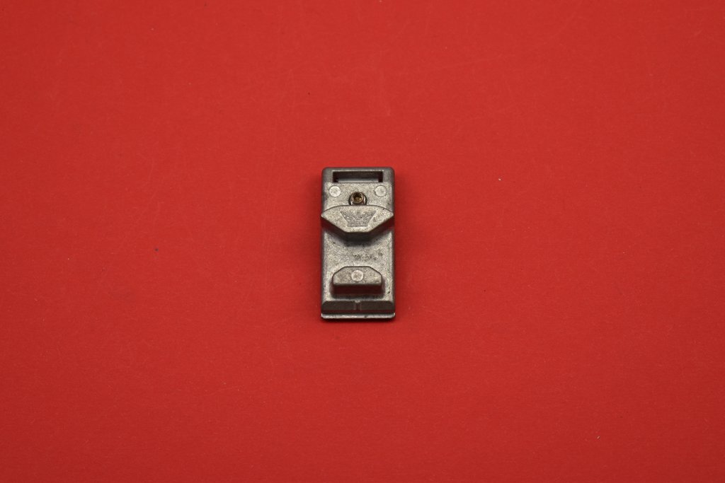 Schüco 218527 / 218528 Riegelstück Royal S